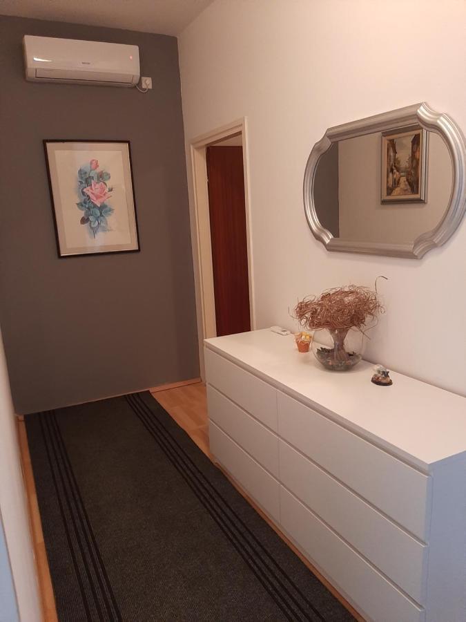 Apartment Viki Lozovac Esterno foto