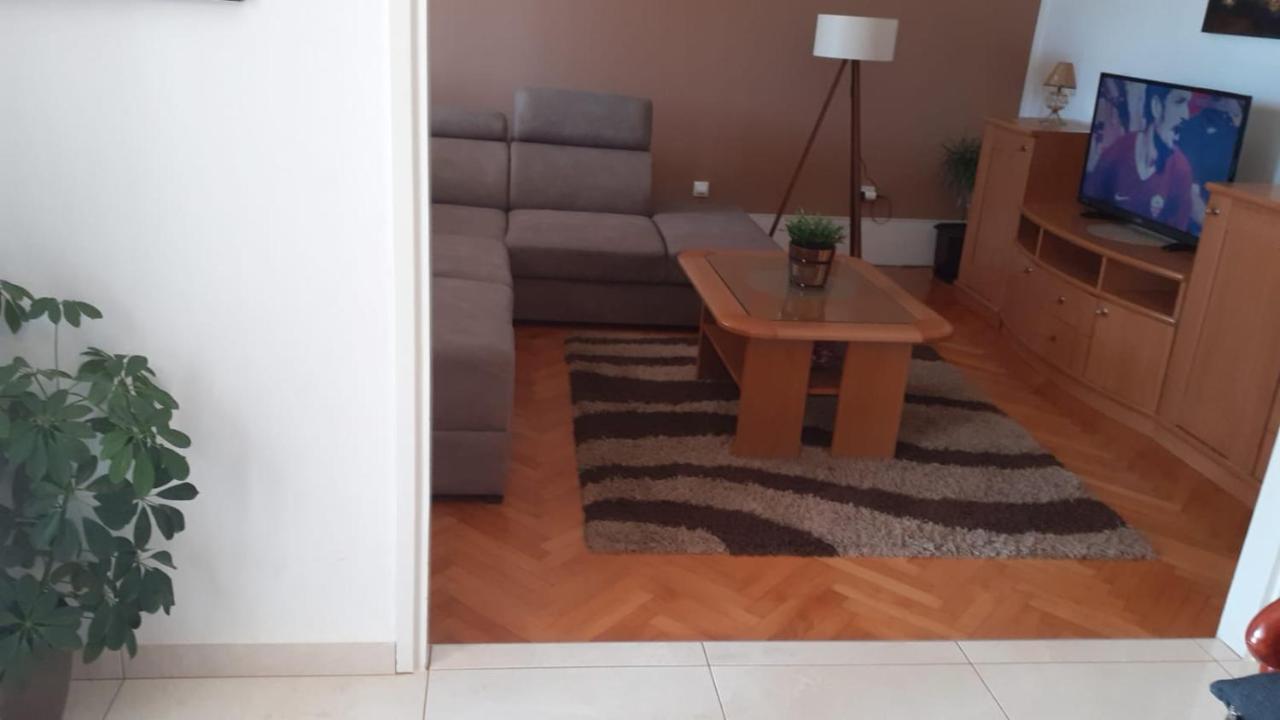 Apartment Viki Lozovac Esterno foto